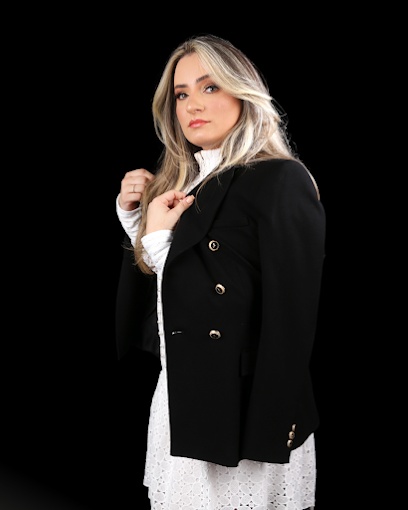 Dra. Leone Barbosa - Advogada Criminalista